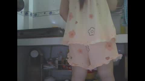 yumi123_ online show from November 9, 2025, 11:47 pm