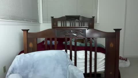 Snapshot of yumiandwolf chatting on December 14, 2025, 6:19 am yumiandwolf online show from December 14, 2025, 6:19 am