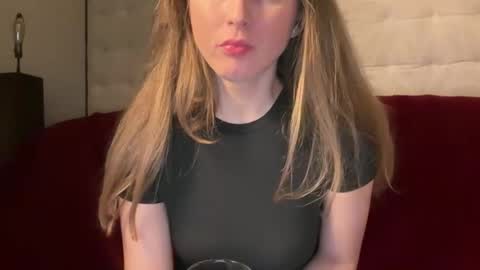 yumiandwolf online show from May 30, 2026, 7:49 am