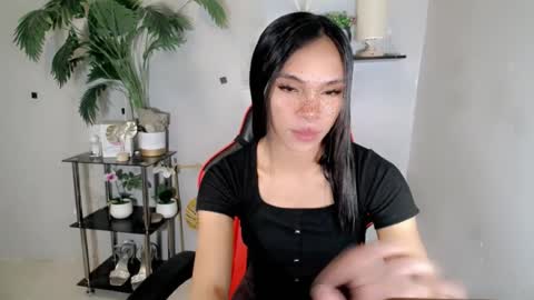 CALL ME YUMLEXX online show from August 5, 2026, 2:53 pm