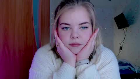 Snapshot of yumm_lolly chatting on December 26, 2024, 10:48 am Polly online show from December 26, 2024, 10:48 am