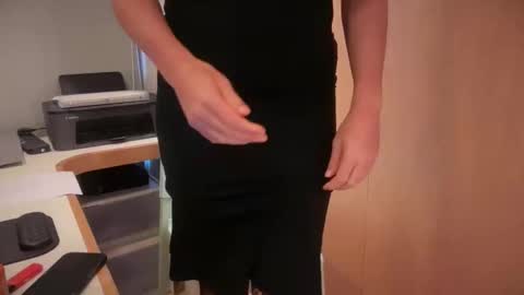 Snapshot of yummi_asian_feet chatting on December 17, 2025, 9:15 am Yummi online show from December 17, 2025, 9:15 am