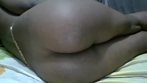 Snapshot of yummychocolate_2 chatting on October 7, 2025, 1:47 am YUMMY online show from October 7, 2025, 1:47 am