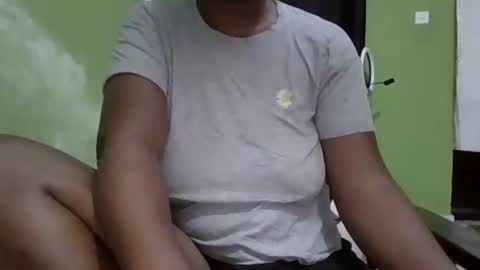 Snapshot of yummychocolate_2 chatting on December 5, 2025, 9:51 am YUMMY online show from December 5, 2025, 9:51 am