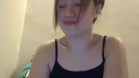 Snapshot of yummyclaya chatting on October 20, 2025, 1:33 pm yummyclaya online show from October 20, 2025, 1:33 pm