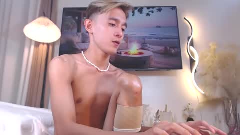 Justine online show from February 24, 2025, 4:04 pm