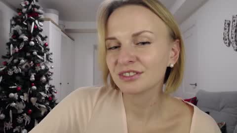 Snapshot of yummylilya chatting on January 5, 2025, 7:28 pm Lillya online show from January 5, 2025, 7:28 pm