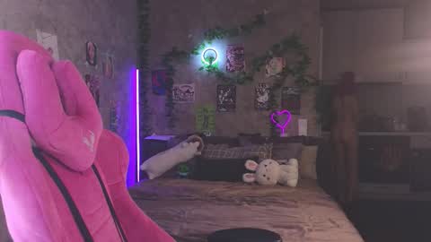 Lisa online show from October 4, 2025, 7:34 pm