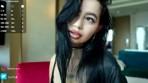 Snapshot of yuna_leen chatting on June 15, 2026, 5:20 am yuna_leen online show from June 15, 2026, 5:20 am