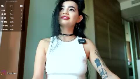 Snapshot of yuna_leen chatting on July 15, 2026, 9:47 am yuna_leen online show from July 15, 2026, 9:47 am