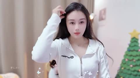 YunEr online show from December 16, 2025, 2:11 pm