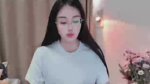 YunEr online show from June 12, 2026, 1:21 pm