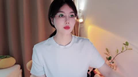 YunEr online show from July 12, 2026, 4:47 am