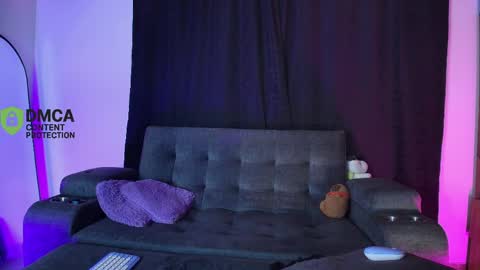 ELITA online show from May 13, 2026, 5:38 am