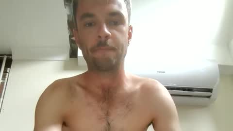 yungnhung998769 online show from February 9, 2026, 5:44 am