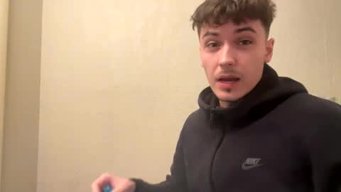 Snapshot of yungstudbev chatting on December 15, 2024, 8:47 pm yungstudbev online show from December 15, 2024, 8:47 pm