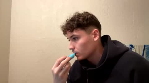 Snapshot of yungstudbev chatting on December 19, 2024, 2:23 am yungstudbev online show from December 19, 2024, 2:23 am