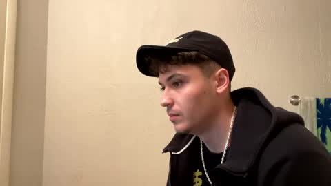 Snapshot of yungstudbev chatting on December 20, 2024, 6:19 am yungstudbev online show from December 20, 2024, 6:19 am