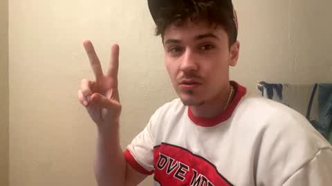 Snapshot of yungstudbev chatting on December 31, 2024, 8:15 am yungstudbev online show from December 31, 2024, 8:15 am