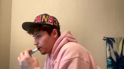 Snapshot of yungstudbev chatting on February 4, 2025, 5:21 am yungstudbev online show from February 4, 2025, 5:21 am