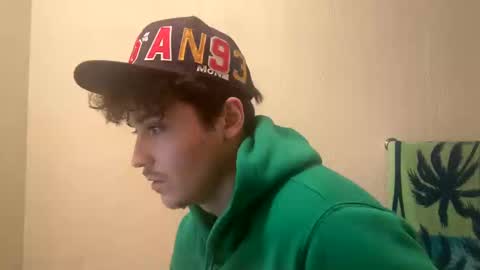 Snapshot of yungstudbev chatting on February 11, 2025, 4:11 am yungstudbev online show from February 11, 2025, 4:11 am