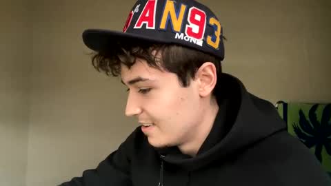 Snapshot of yungstudbev chatting on February 11, 2025, 8:31 pm yungstudbev online show from February 11, 2025, 8:31 pm