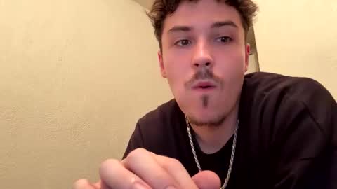 Snapshot of yungstudbev chatting on September 18, 2025, 12:12 am yungstudbev online show from September 18, 2025, 12:12 am