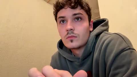 Snapshot of yungstudbev chatting on October 4, 2025, 1:36 am yungstudbev online show from October 4, 2025, 1:36 am