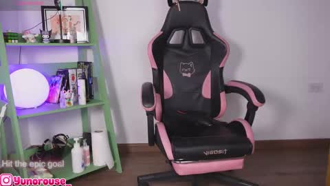 Snapshot of yunorose_ chatting on November 14, 2025, 3:27 am yunorose_ online show from November 14, 2025, 3:27 am