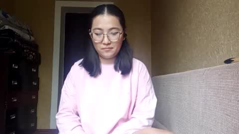 Snapshot of yuonneaquilar chatting on November 16, 2025, 8:09 am Yuna online show from November 16, 2025, 8:09 am