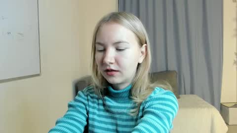 Snapshot of yuricazel chatting on November 30, 2025, 7:34 am Alesia online show from November 30, 2025, 7:34 am