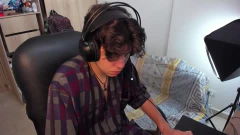 yurii_moody online show from November 5, 2025, 7:14 pm