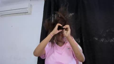 yuriperez online show from March 12, 2026, 8:26 pm