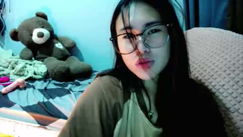 Snapshot of yuriyumixx_xoxo chatting on January 17, 2026, 3:50 pm yuriyumixx_xoxo online show from January 17, 2026, 3:50 pm