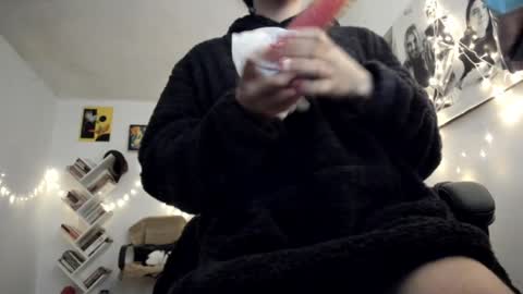 paola online show from January 8, 2025, 10:58 pm