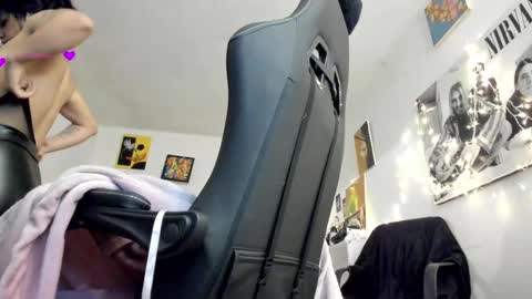 paola online show from February 24, 2025, 10:14 pm