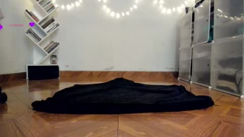 paola online show from February 25, 2025, 1:20 am