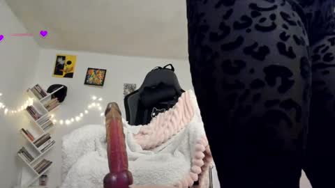 paola online show from March 1, 2025, 11:04 pm