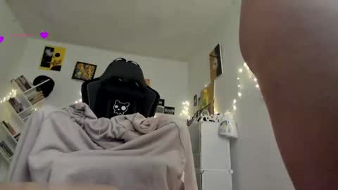 paola online show from March 6, 2025, 11:20 pm