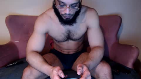 yusraxdamian online show from February 13, 2026, 12:45 pm