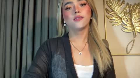 Snapshot of yvonne_guidotti chatting on December 6, 2024, 9:43 am Miss Cali online show from December 6, 2024, 9:43 am