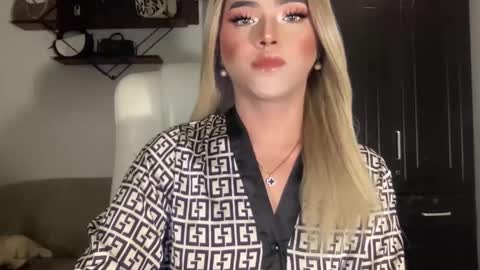 Snapshot of yvonne_guidotti chatting on December 11, 2024, 6:42 pm Miss Cali online show from December 11, 2024, 6:42 pm