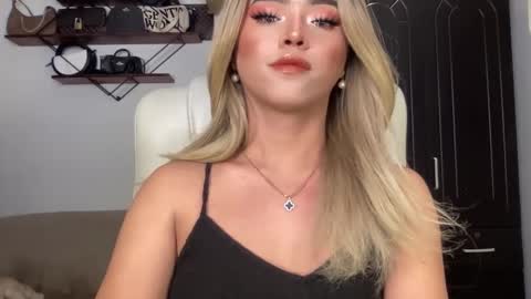 Snapshot of yvonne_guidotti chatting on December 11, 2024, 10:16 pm Miss Cali online show from December 11, 2024, 10:16 pm