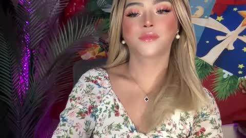 Snapshot of yvonne_guidotti chatting on December 27, 2024, 7:35 pm Miss Cali online show from December 27, 2024, 7:35 pm