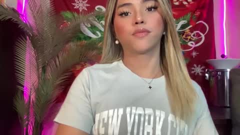 Snapshot of yvonne_guidotti chatting on December 30, 2024, 10:12 pm Miss Cali online show from December 30, 2024, 10:12 pm