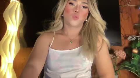 Snapshot of yvonne_guidotti chatting on January 11, 2025, 7:49 pm Miss Cali online show from January 11, 2025, 7:49 pm