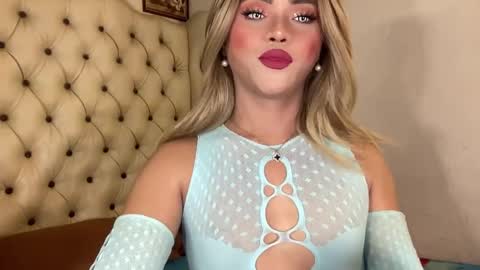 Snapshot of yvonne_guidotti chatting on February 1, 2025, 2:05 am Miss Cali online show from February 1, 2025, 2:05 am