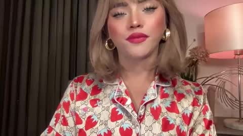 Snapshot of yvonne_guidotti chatting on February 2, 2025, 6:48 am Miss Cali online show from February 2, 2025, 6:48 am