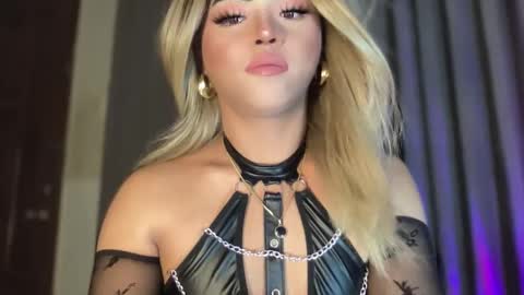 Snapshot of yvonne_guidotti chatting on March 3, 2025, 9:37 pm Miss Cali online show from March 3, 2025, 9:37 pm