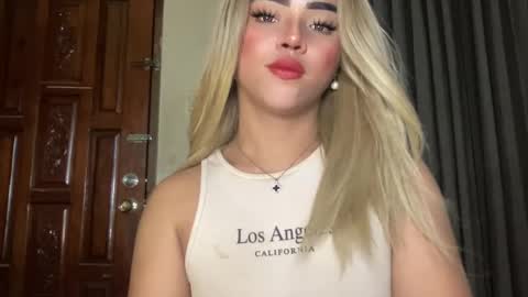 Snapshot of yvonne_guidotti chatting on March 11, 2025, 9:48 pm Miss Cali online show from March 11, 2025, 9:48 pm